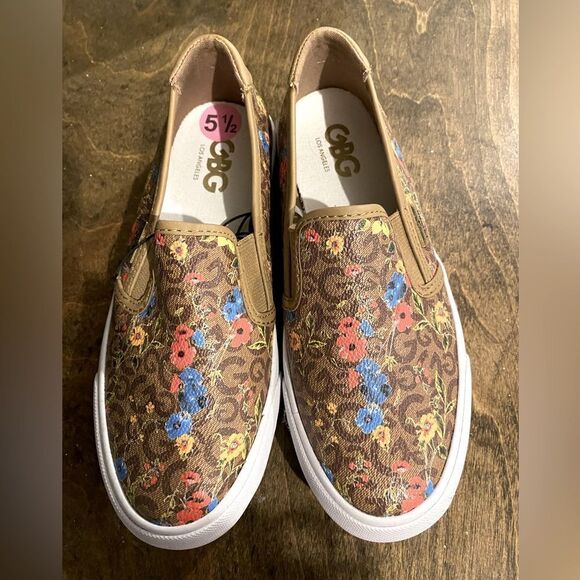 CBG Los Angeles Shoes - CBG Los Angeles. Brand new. Size 5.5 very cute!!💗💗